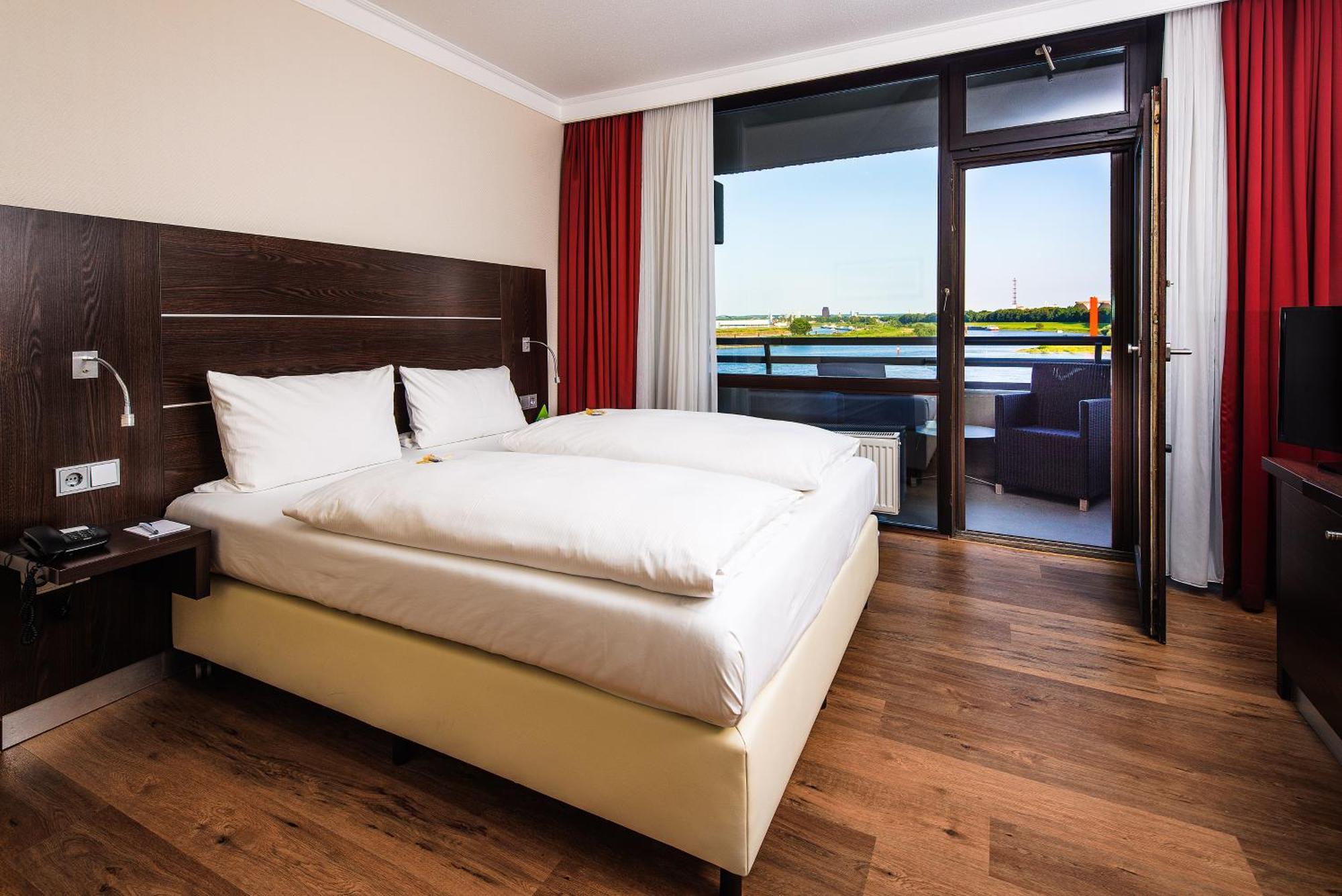 Hotel Rheingarten 4*